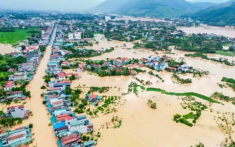 Cùng chung tay hỗ trợ học sinh vùng bão lũ